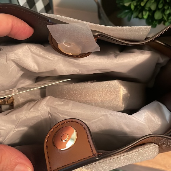 🌸MICHAEL KORS EMILIA SMALL DRAWSTRING BAG🌸 - Picture 3 of 6